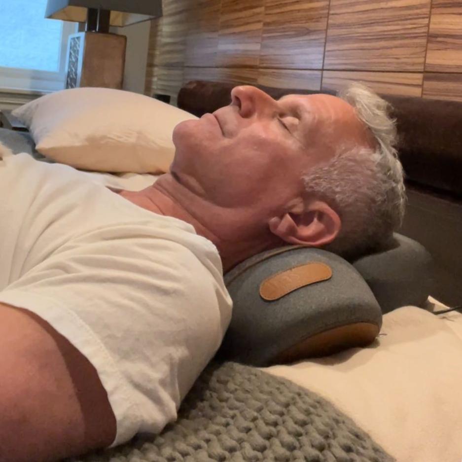 Neck Relief Pillow Plus